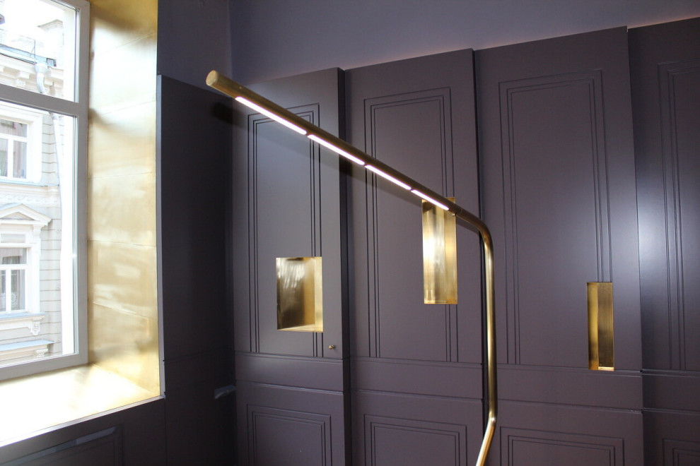 Стильный кабинет с латунными акцентами