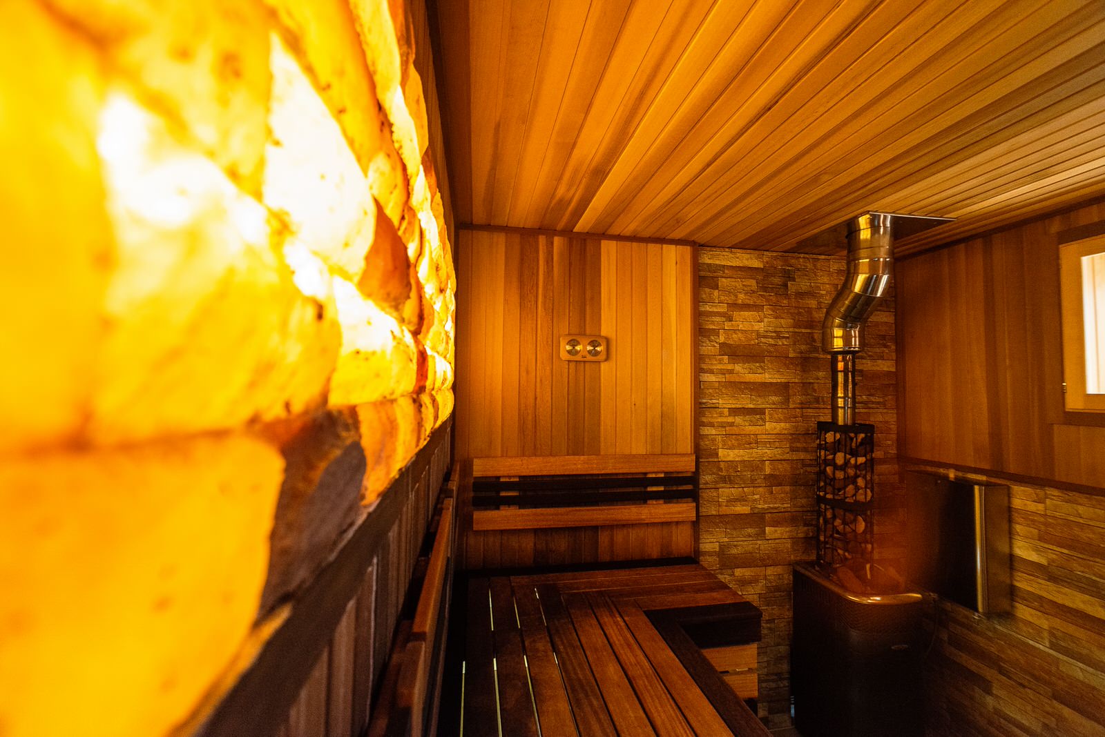 Дом с бассейном