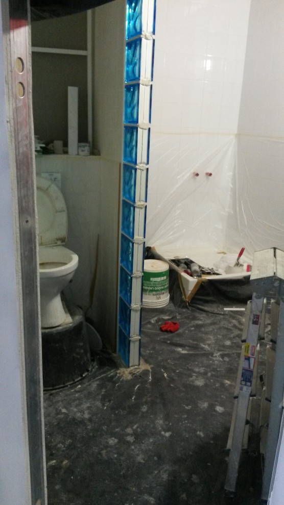 Монтаж стеклоблоков с подсведкой RGB