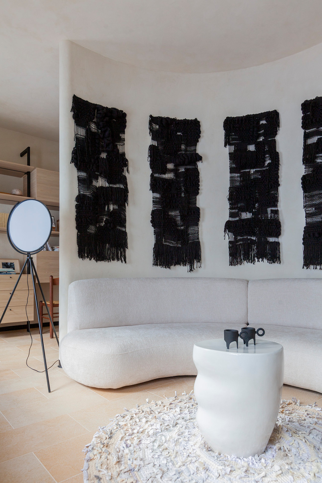 Добрая квартира - интерьер 49м² в доме XIX века