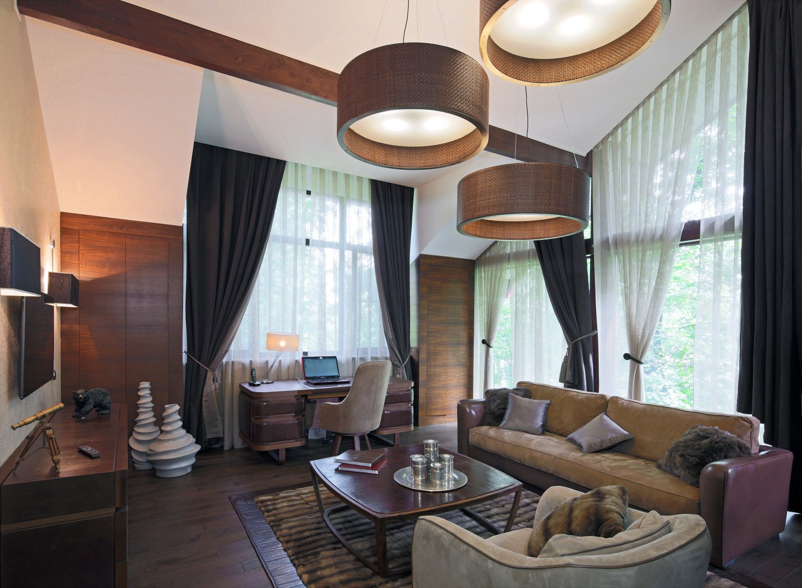 Дом в поселке "Жуковка" на Рублево-Успенском шоссе.