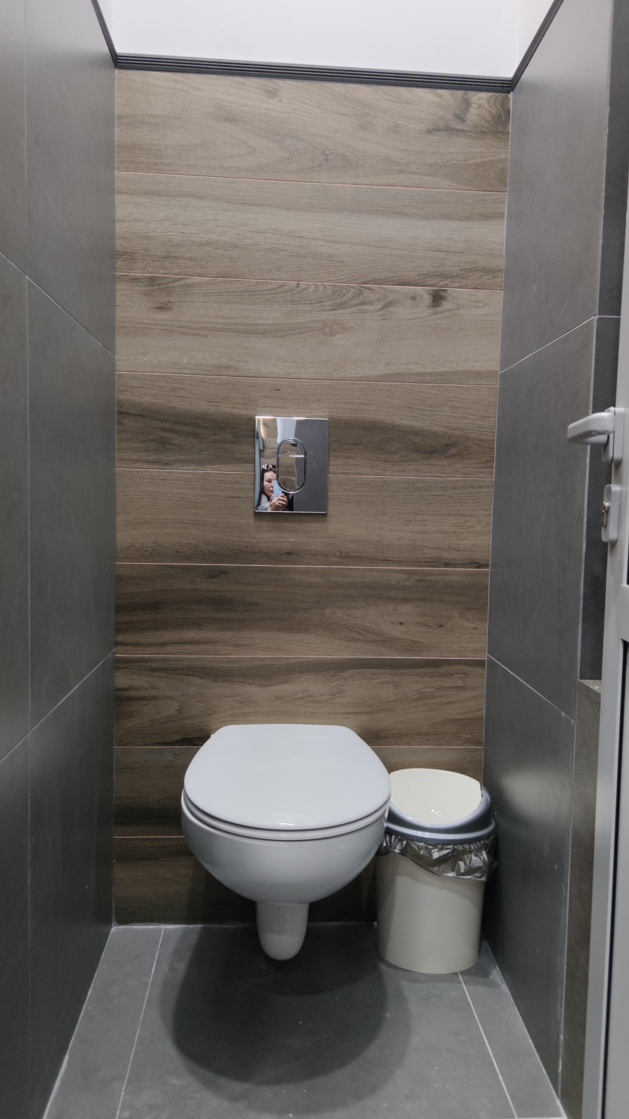 Оформление небольшого торгового центра в г.Северодвинске