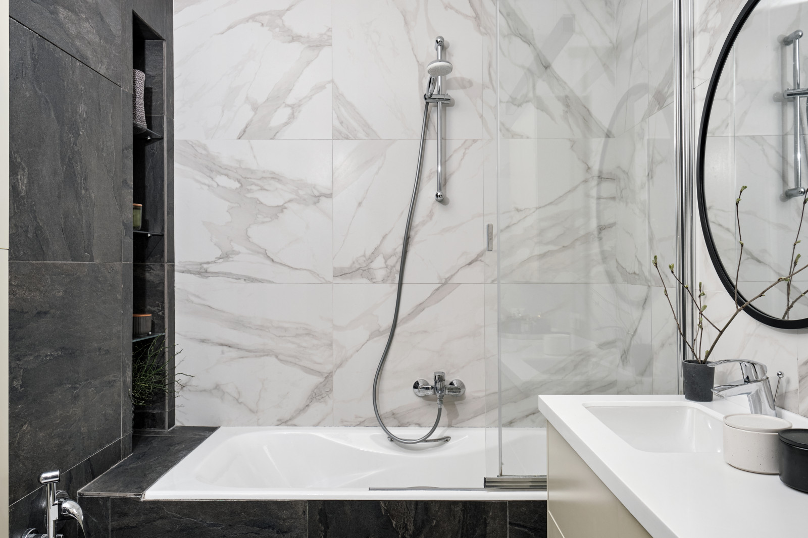 Современный интерьер для молодой семьи.