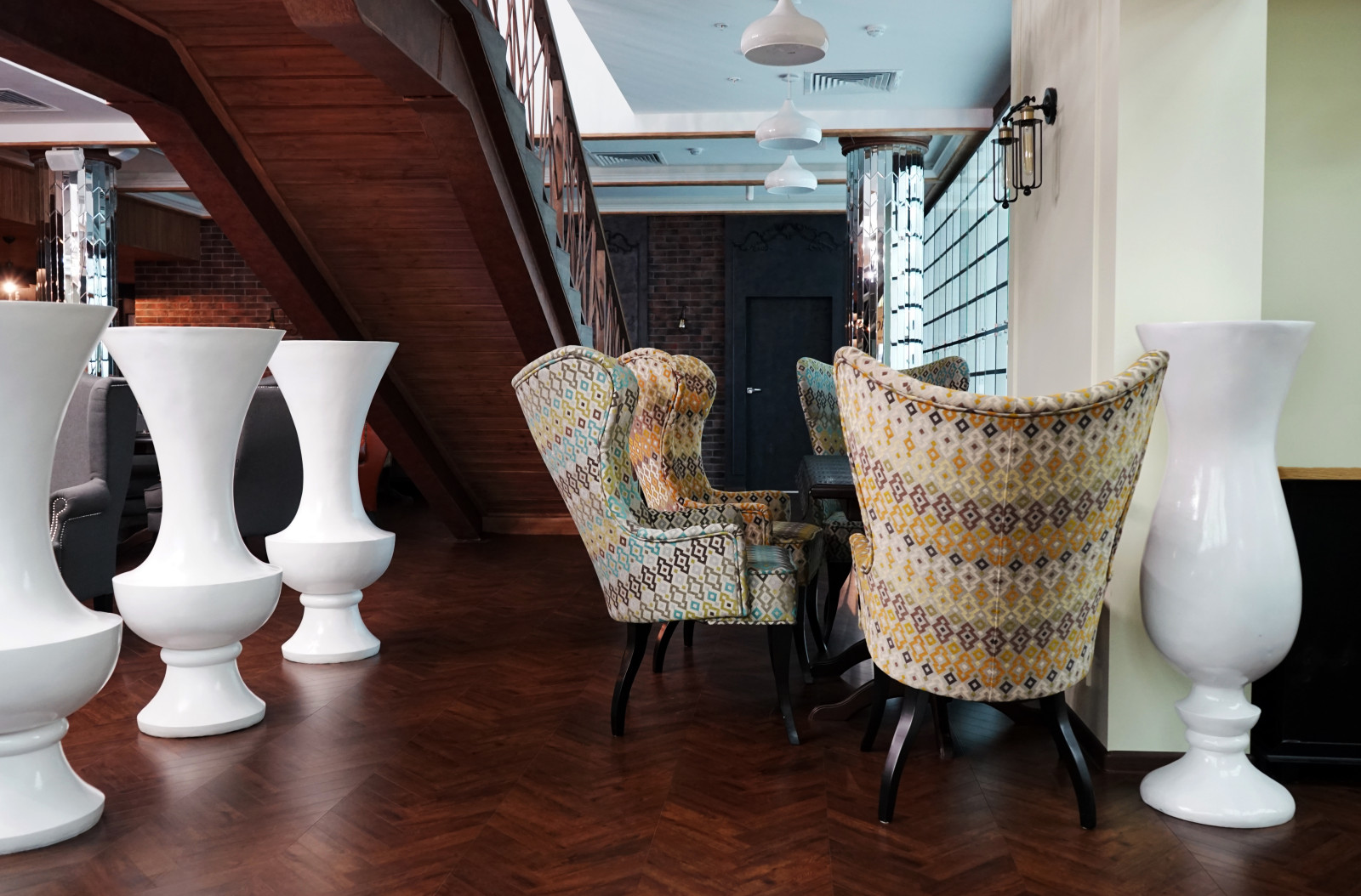 Обложка проекта: Кресло «Корфур Модерн» в интерьере ресторана