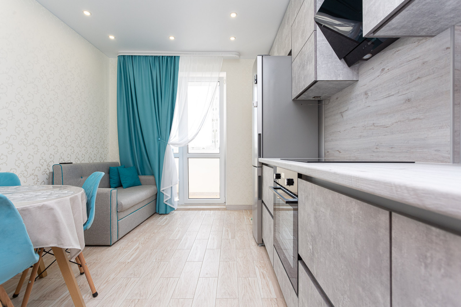 Современная кухня в сером цвете