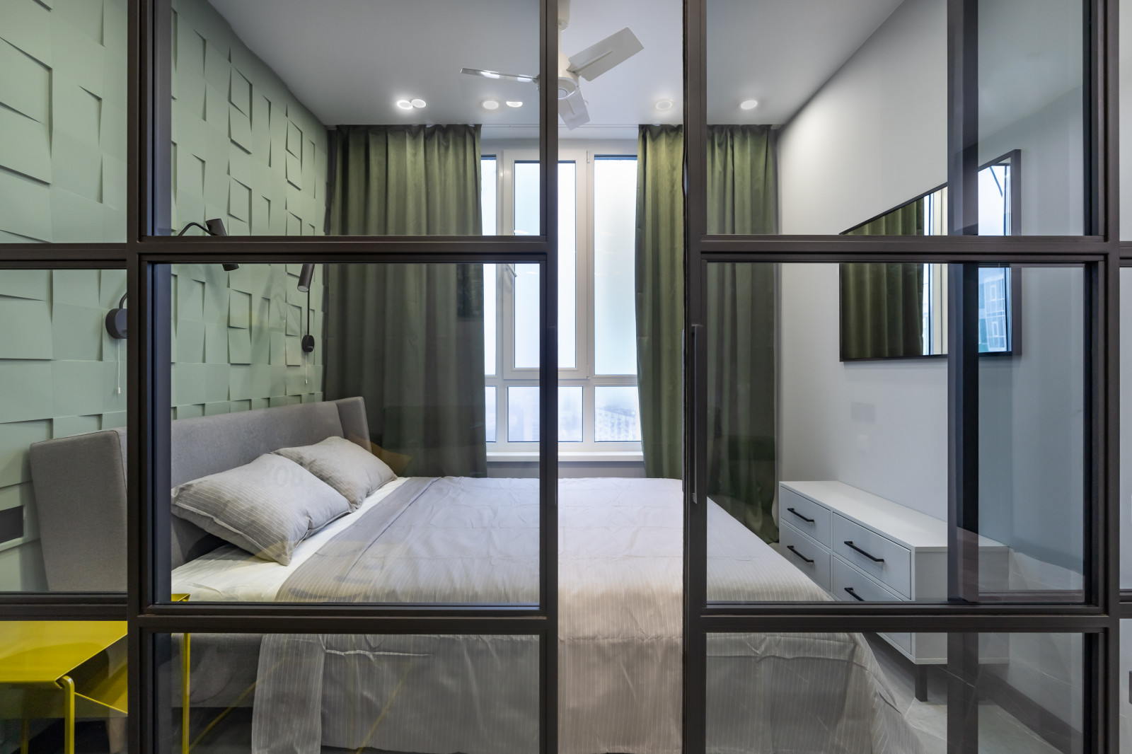 Квартира в цветах Pantone 2021