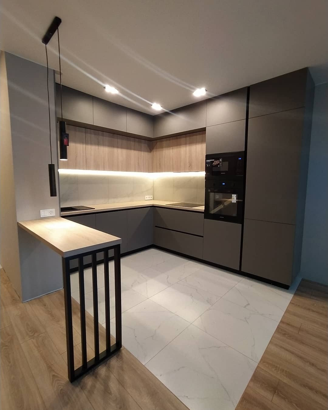 Обложка проекта: Кухня до потолка 2 ряда