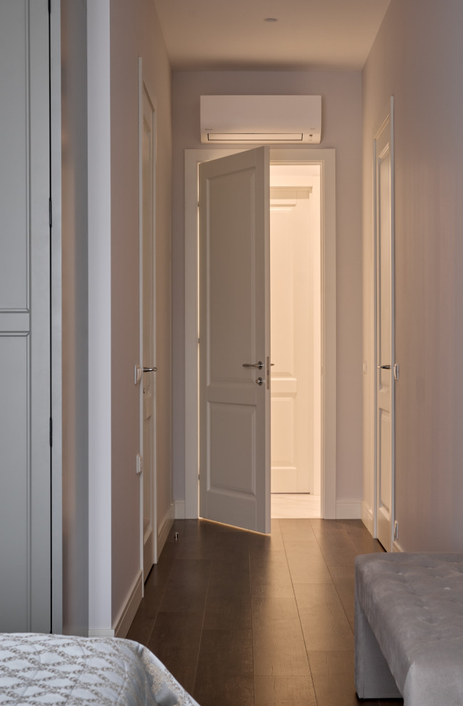 Двери Кантри в светлом интерьере