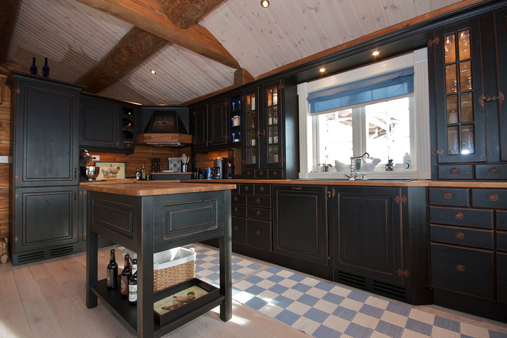 Дизайн кухни деревянного дома