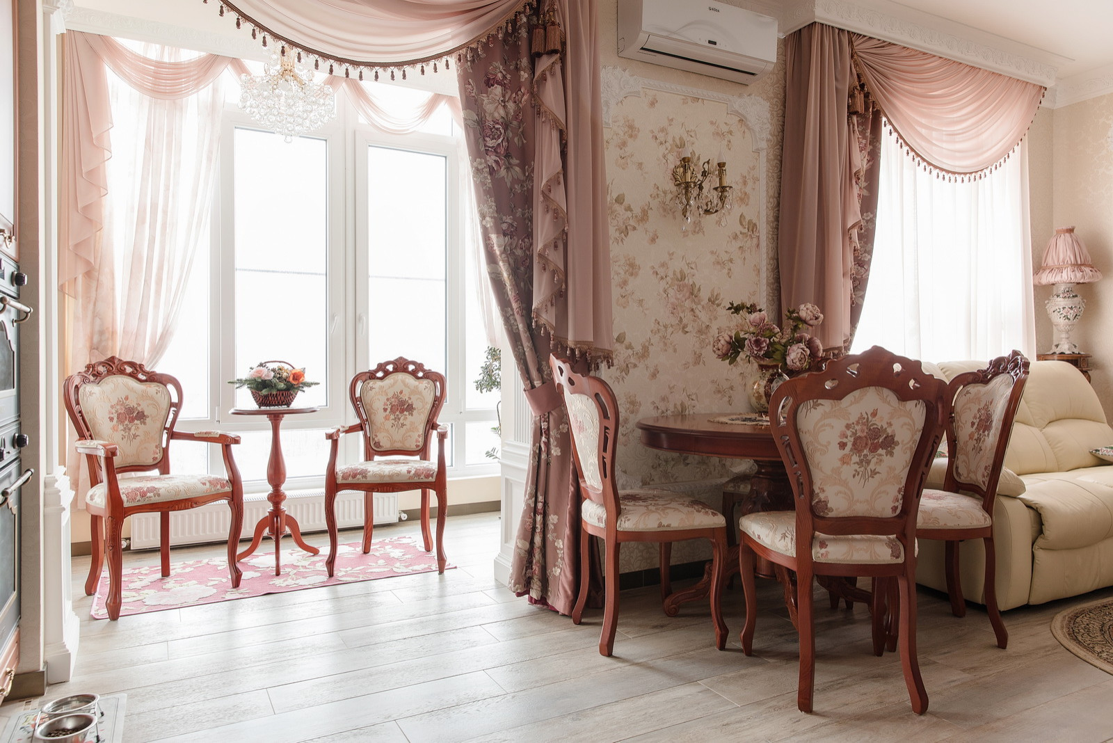 Дизайн квартиры "Шкатулка с цветами"