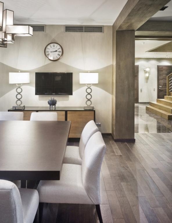 Cтоловая / холл первого этажа Dining Room