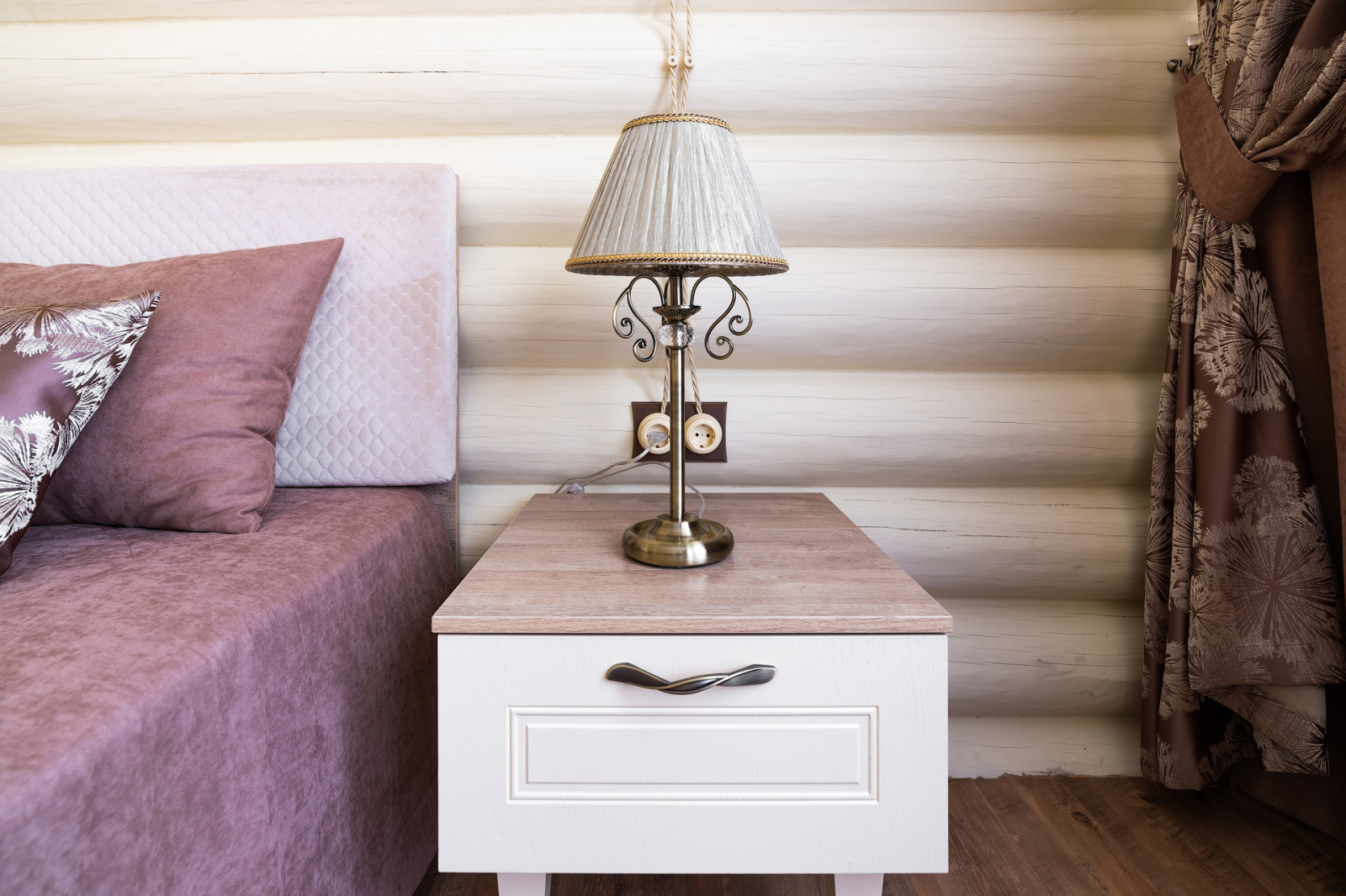 Спальни в доме срубе