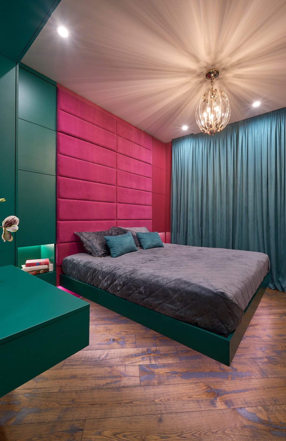 Яркая спальня