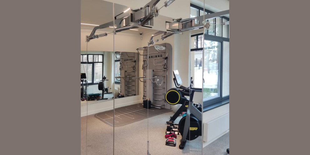 Обложка проекта: Дом в Санкт-Петербурге с почти укомплектованным залом