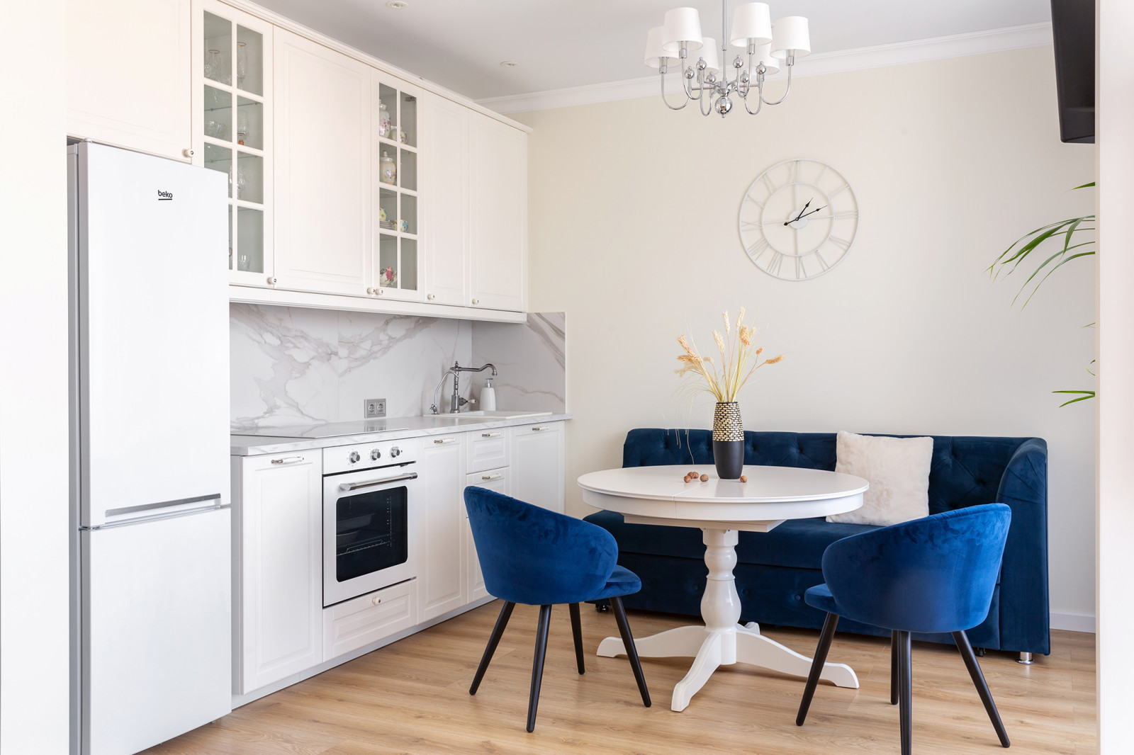 Квартира для родителей с натяжными потолками