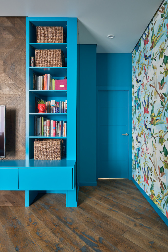 Синие двери