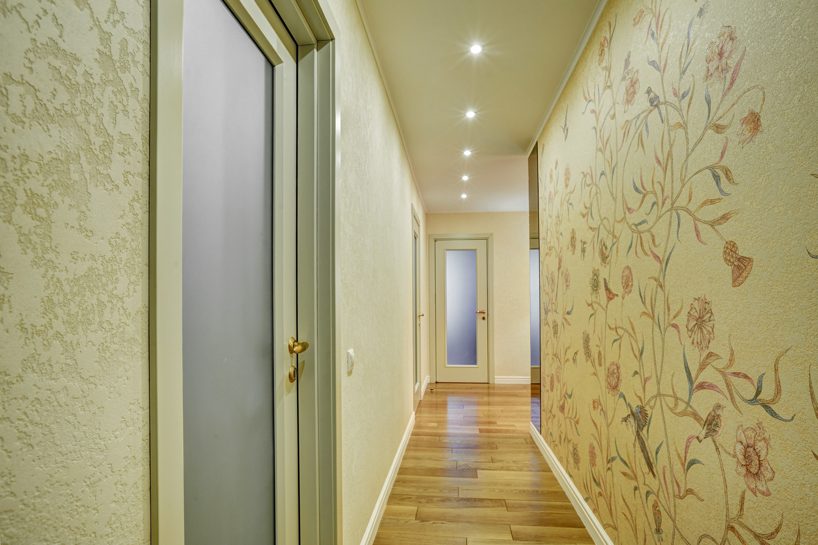 Реализованный яркий Дизайн-Проект 4х комнатной квартиры