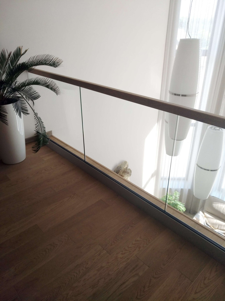 Ограждение со стеклом самонесущим