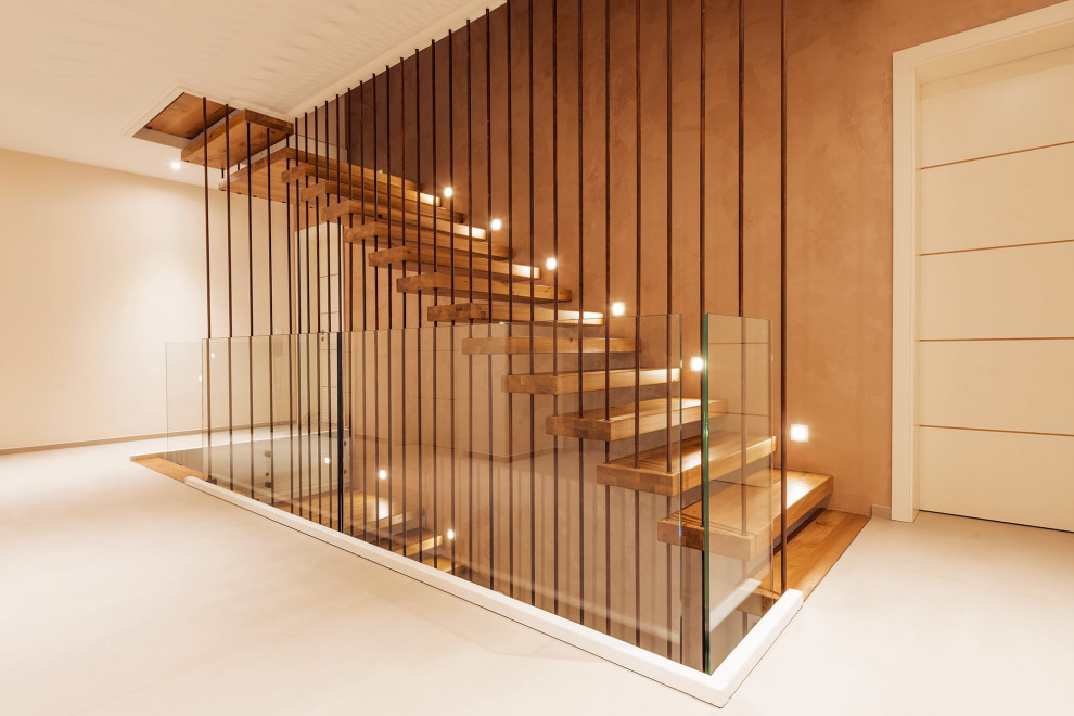 Консольная лестница с элементами ржавчины