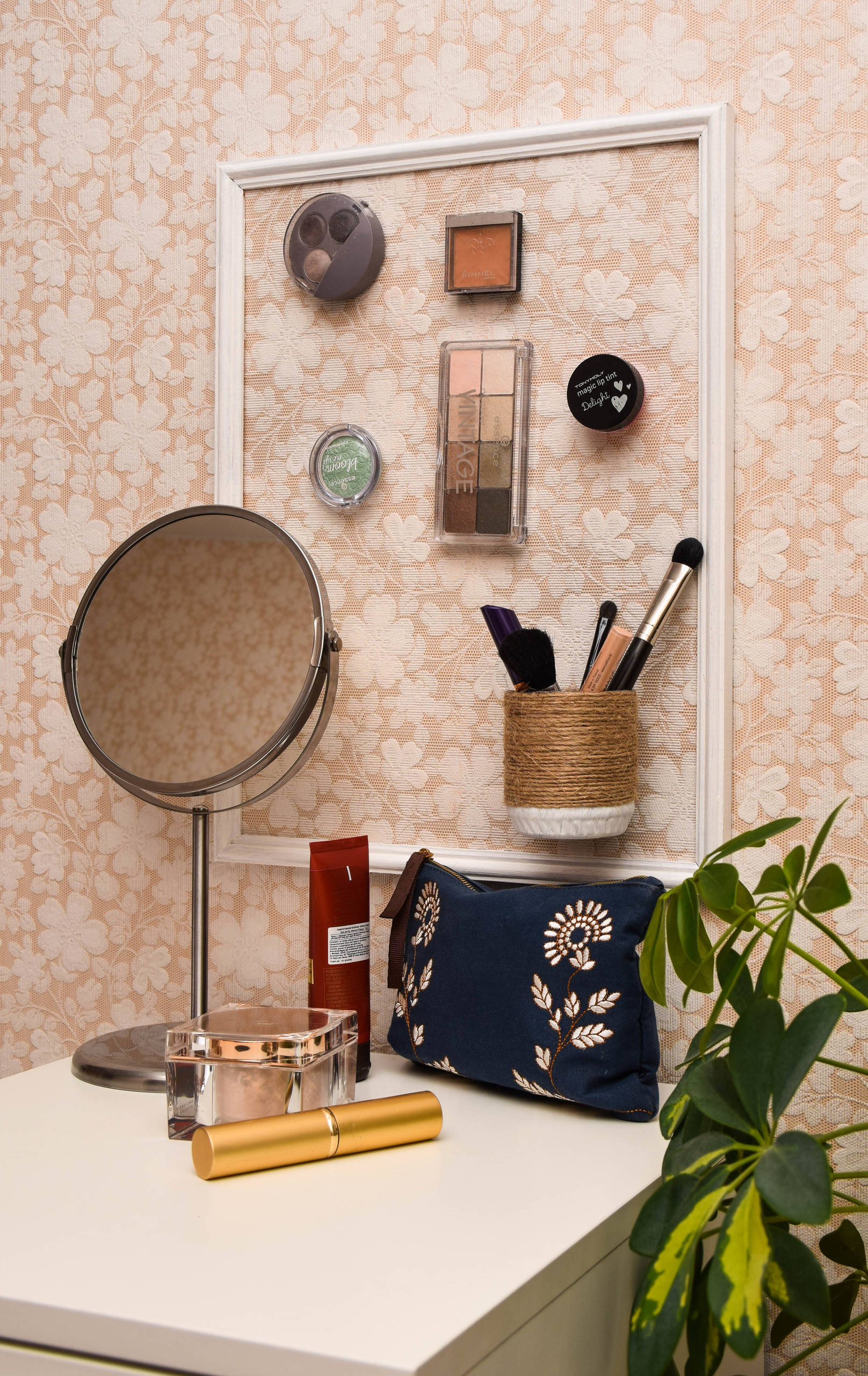 DIY: Как сделать магнитную доску своими руками для косметики