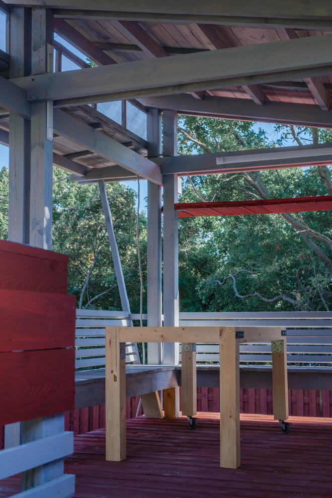 Беседка под дубом