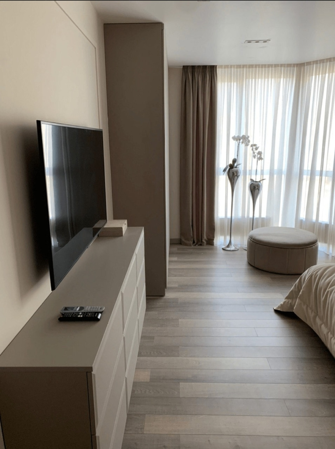 Обложка проекта: Косметический ремонт новостройки в бежевых оттенках