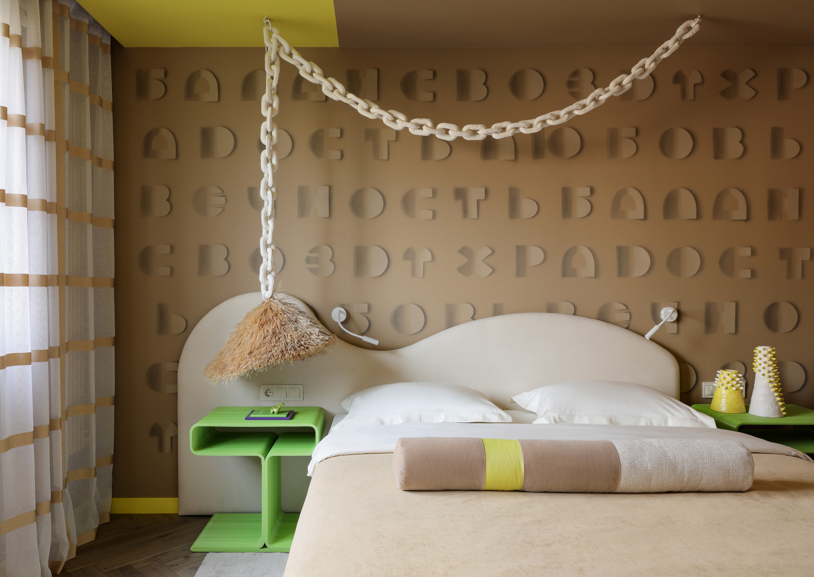 Яркая спальня для НТВ