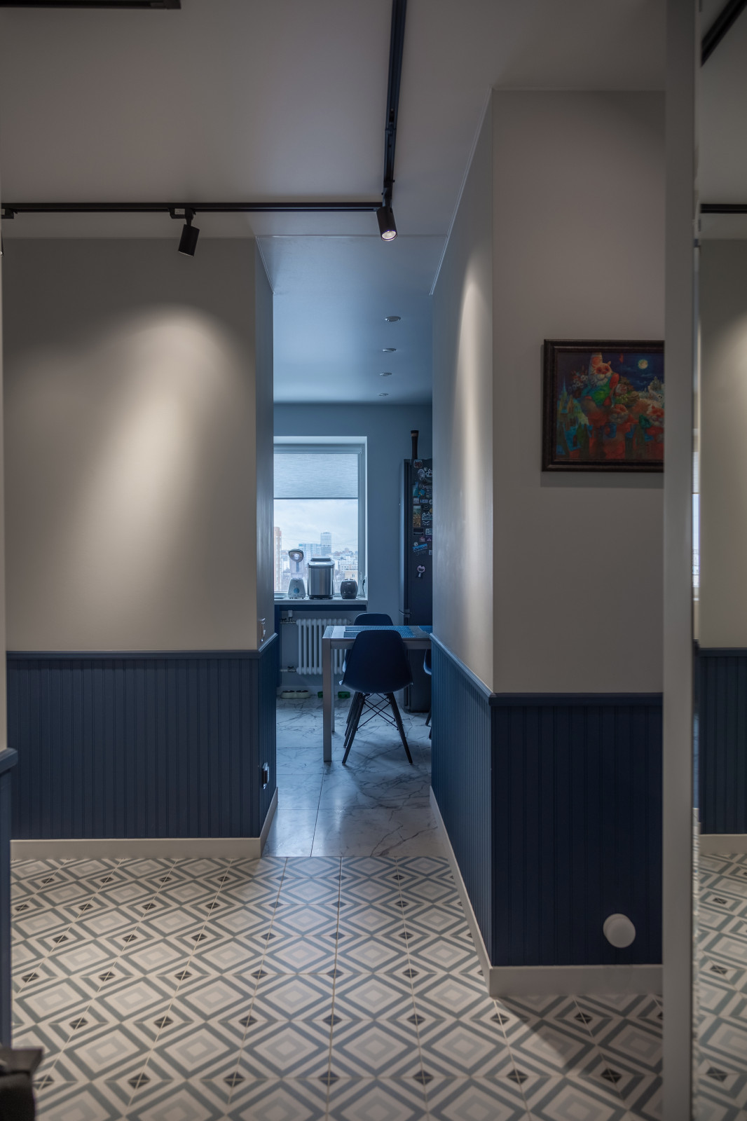 Коридор, вид на кухню