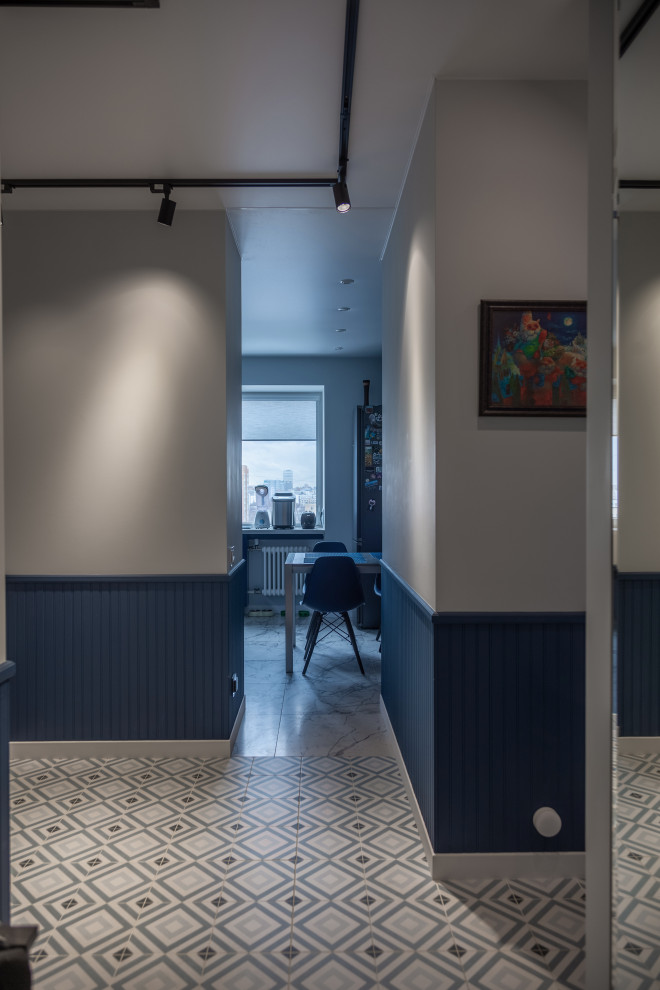 Коридор, вид на кухню