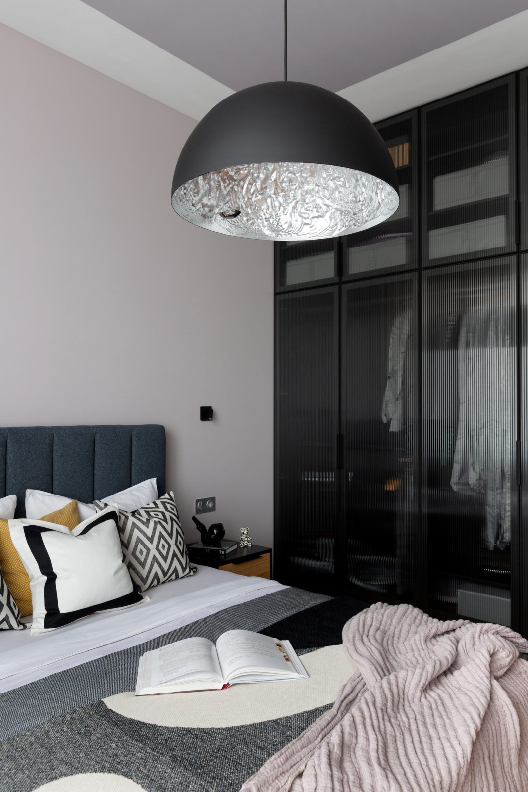 Публикация ElleDecoration.ru Квартира 48 м² в сочной цветовой гамме в Москве