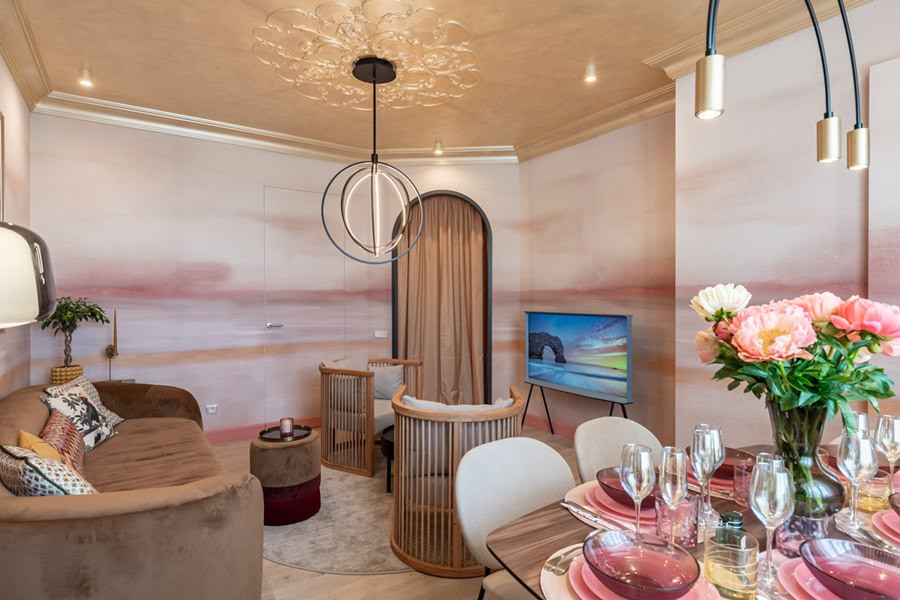 Гостиная для сестер-двойняшек