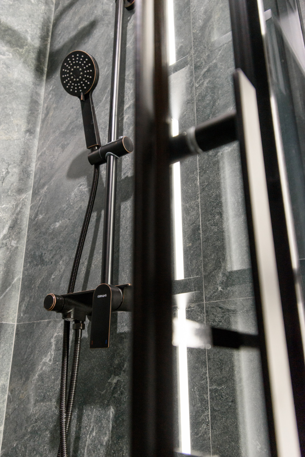 Студия в современном, минималистичном стиле