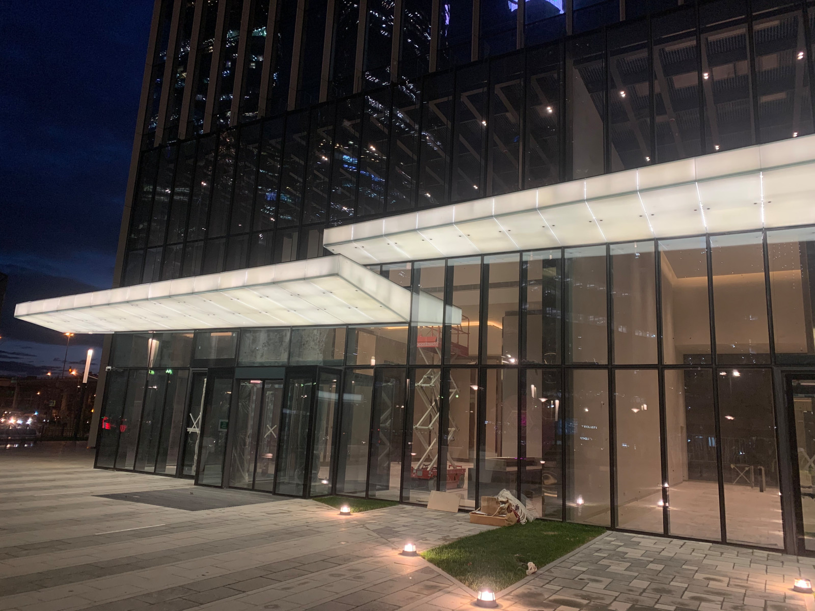 Обложка проекта: Архитектурное освещение зданий Neva Towers