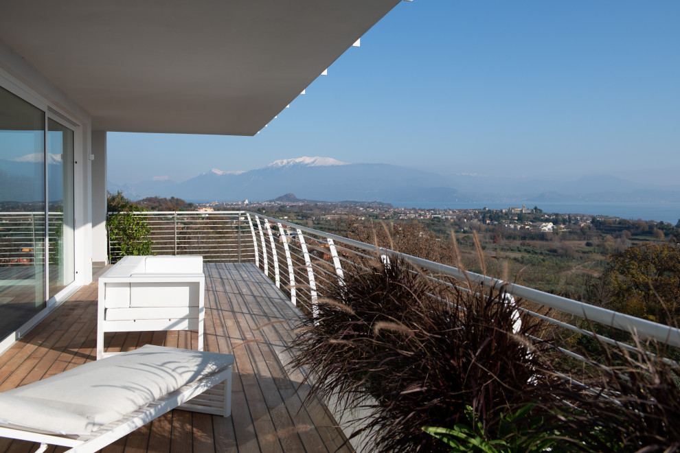 Интерьер апартамента в HPA, Паденге-Суль-Гарда, Италия