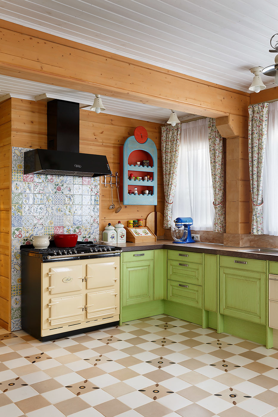 Гармоничный интерьер в традициях русского стиля.