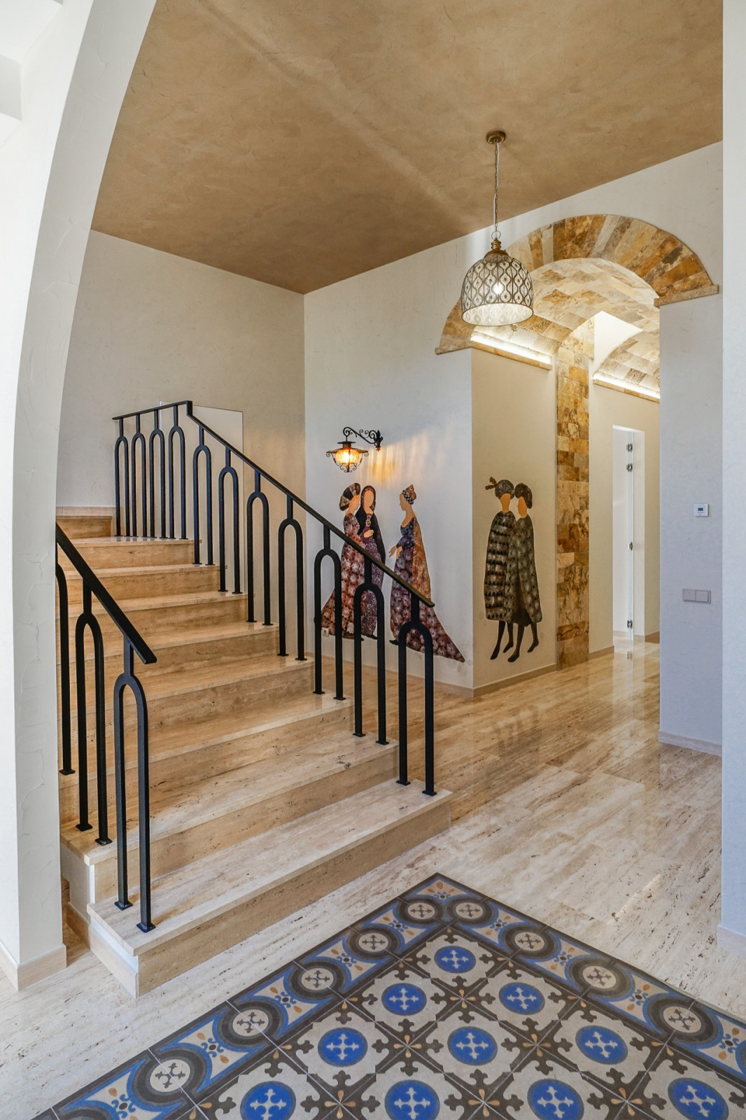 ИСПАНСКАЯ РИВЬЕРА. ДОМ НА СКЛОНЕ.