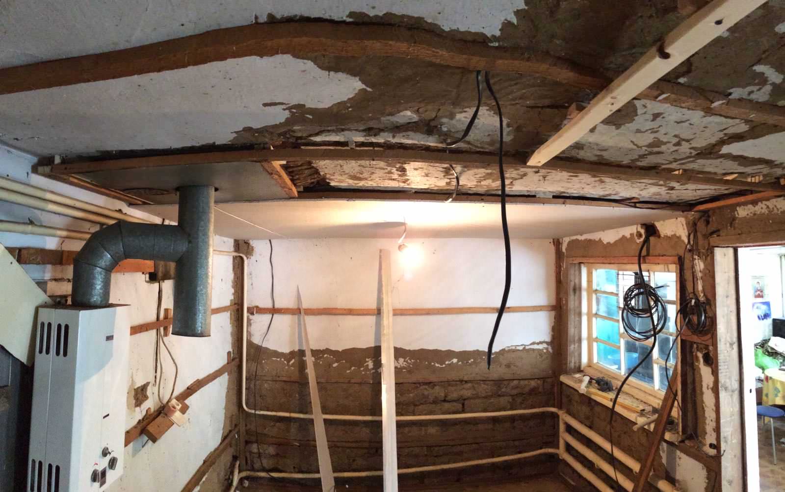 В гостях: Ремонт ветхого дома для женщины в возрасте