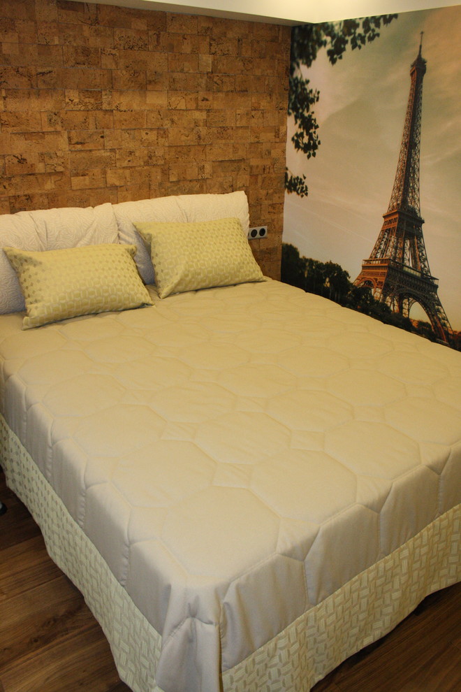 Двуспальная кровать