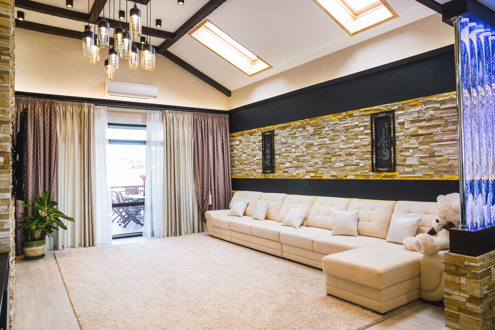 Проект дома в современном стиле с элементами арт деко.