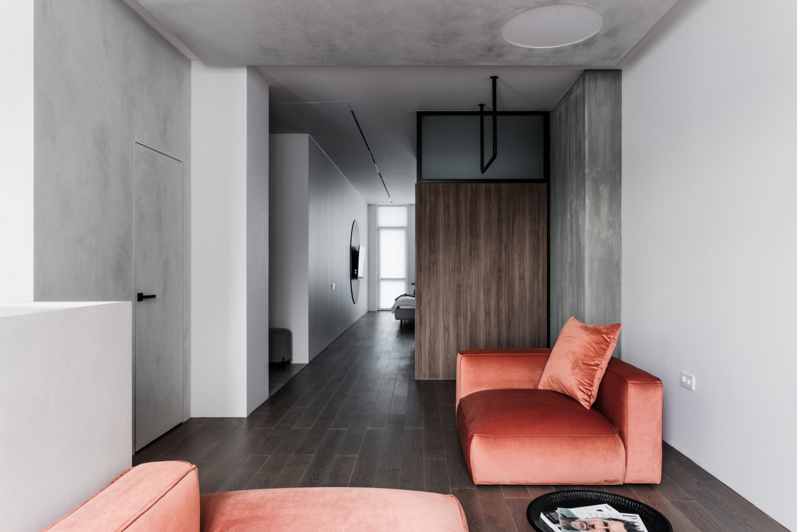 Houzz тур: Монохромная квартира для юриста в Екатеринбурге