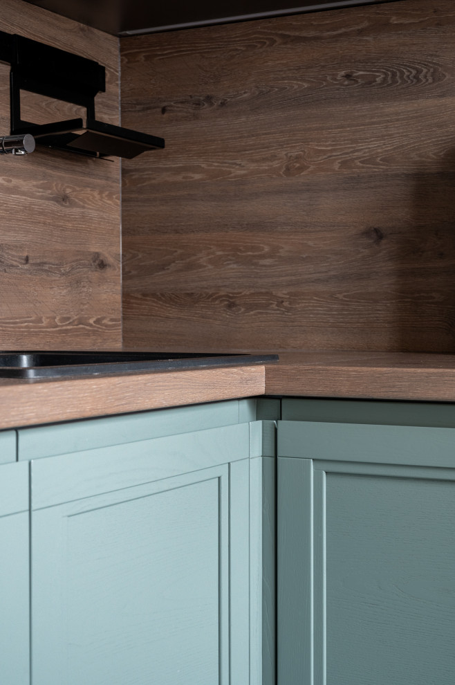 Кухня из массива с интегрированной ручкой