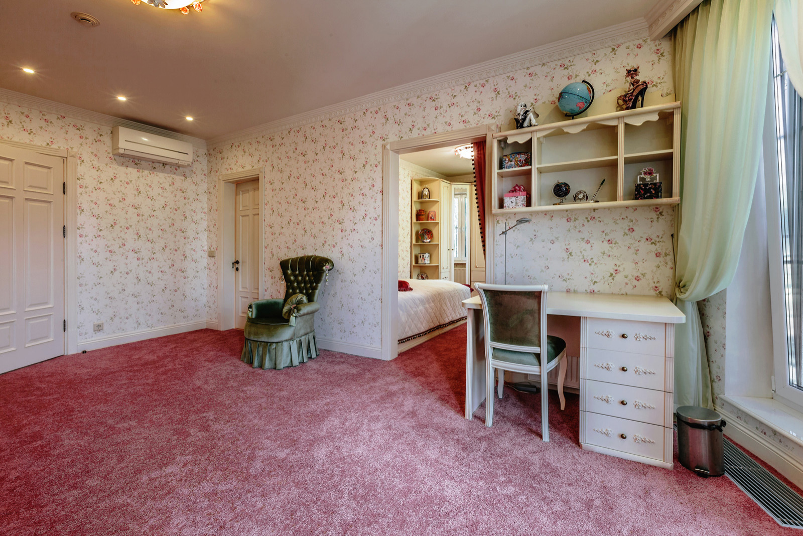 Английское чаепитие (Дом в поселке Зеленый мыс)