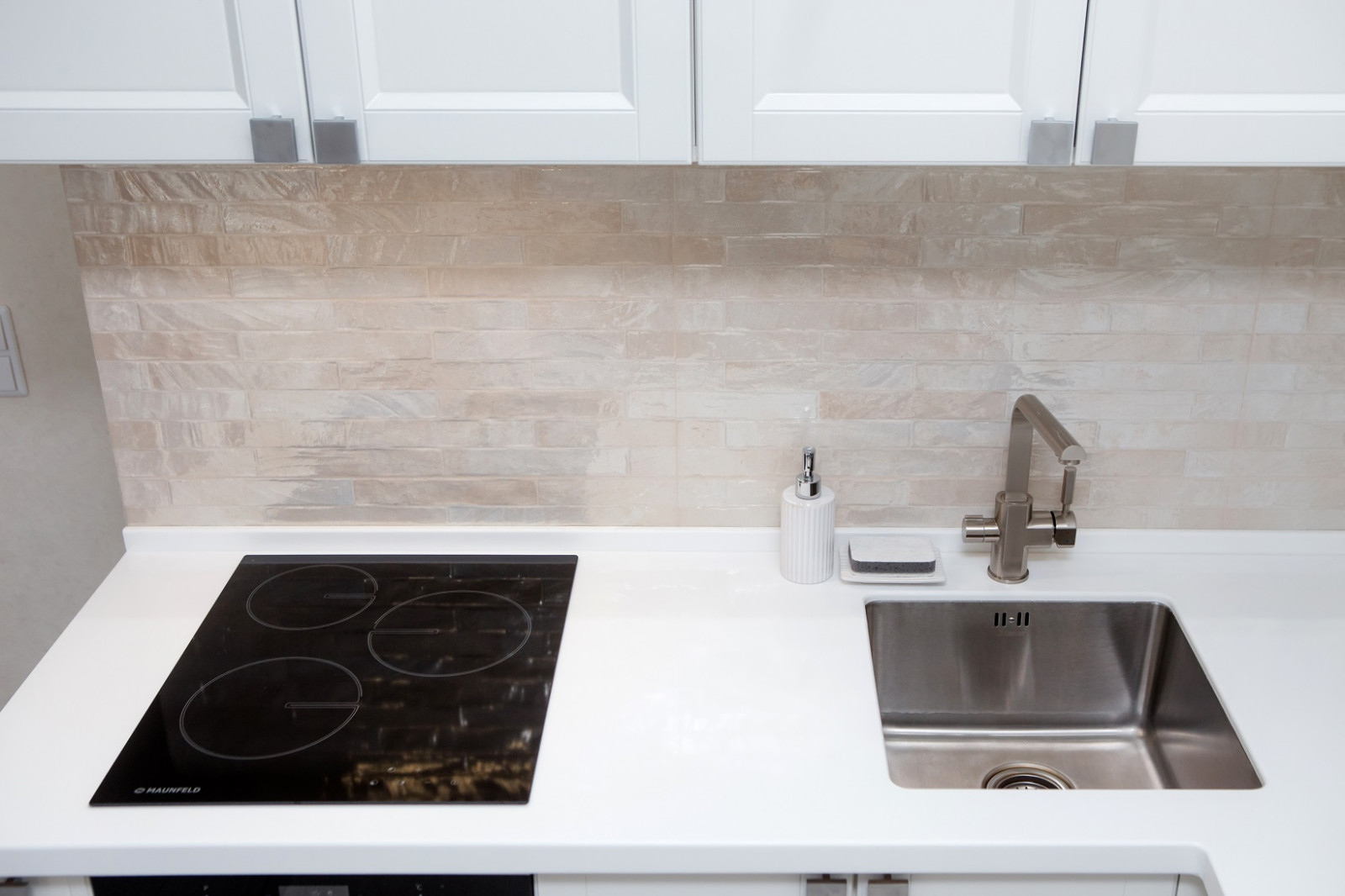 Белая кухня ЖК "Циолковский", Обнинск