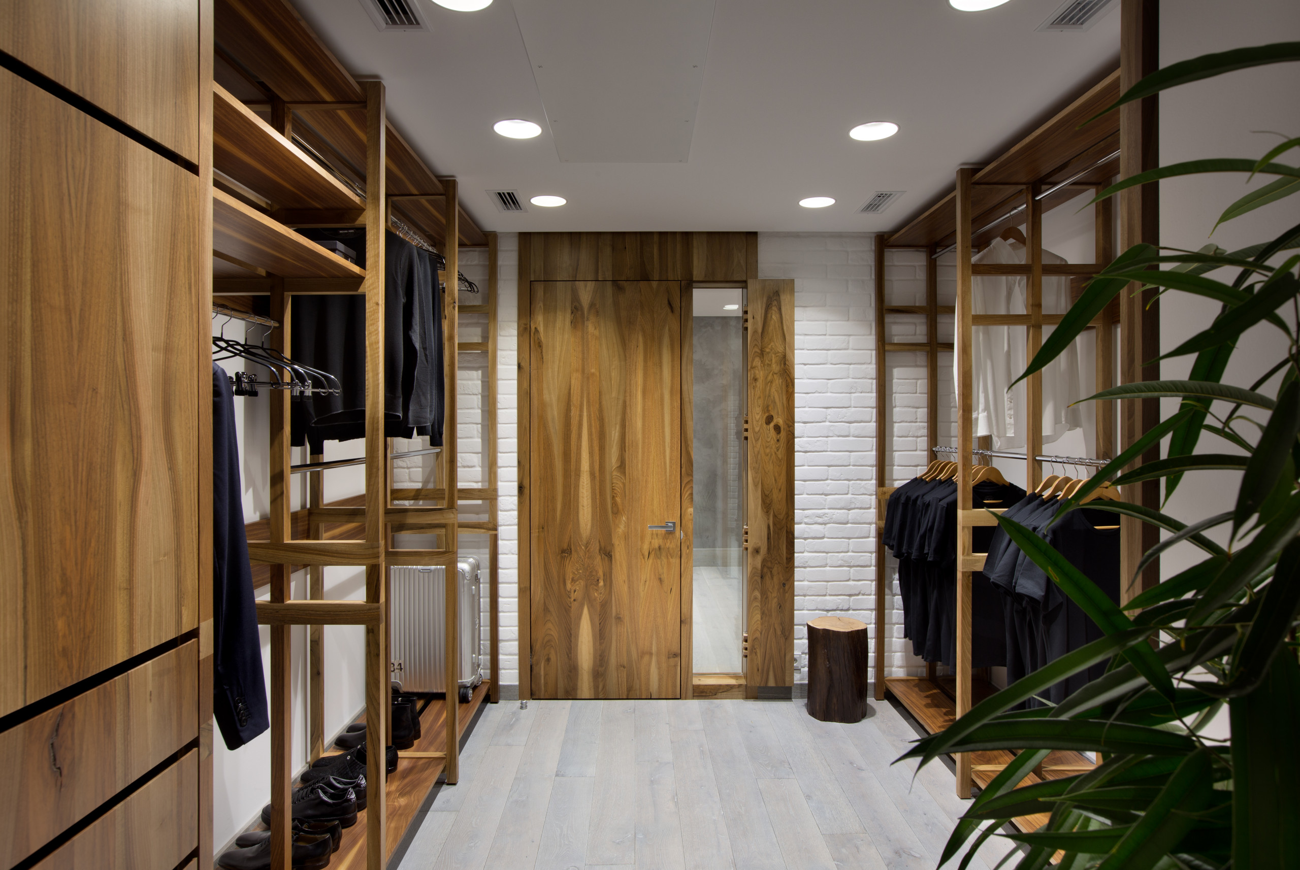 Houzz Украина: Минималистичная квартира с четырьмя уровнями