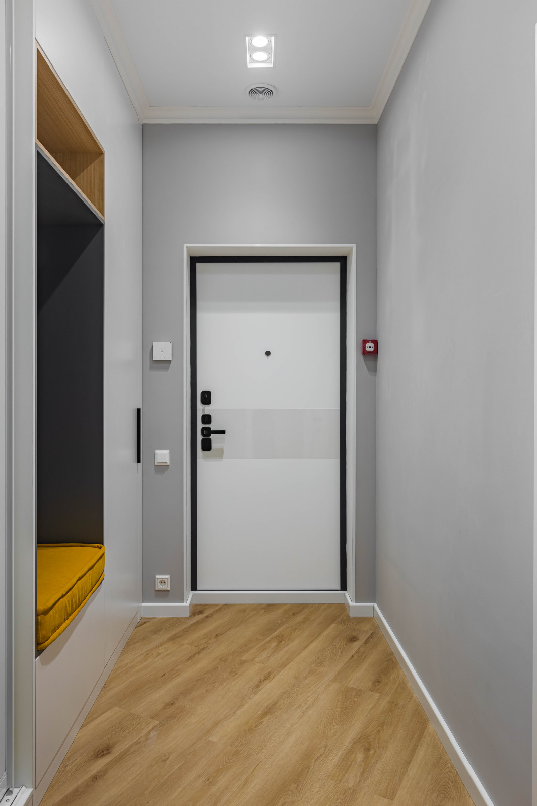 Обложка альбома: Прихожая