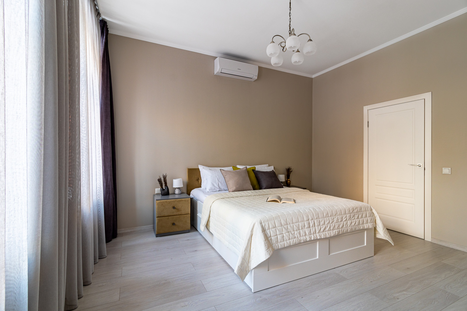 Съемка квартиры в историческом центре Санкт-Петербурга для сдачи в аренду.