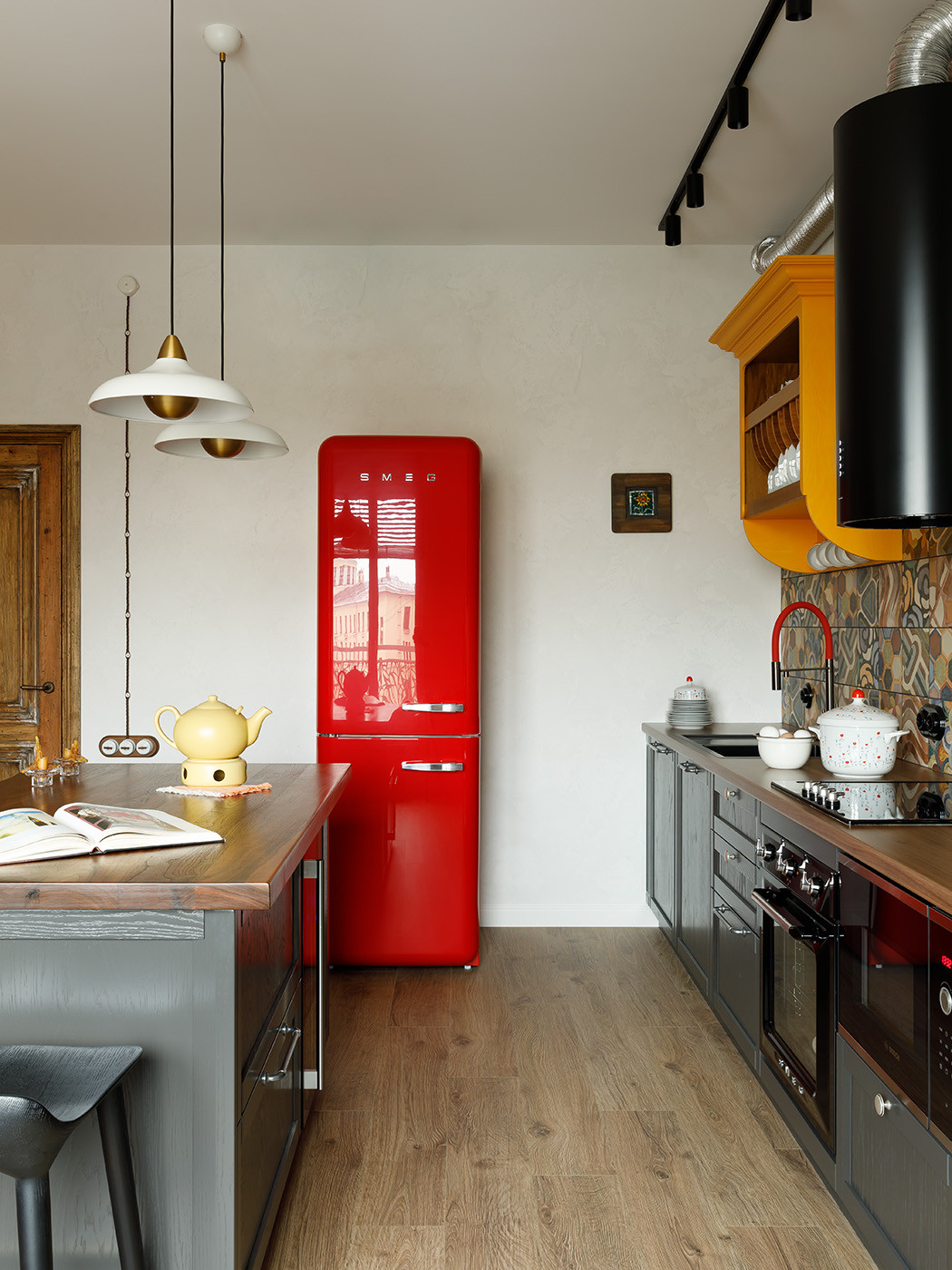 ЯРКАЯ ЭКЛЕКТИЧНАЯ КВАРТИРА