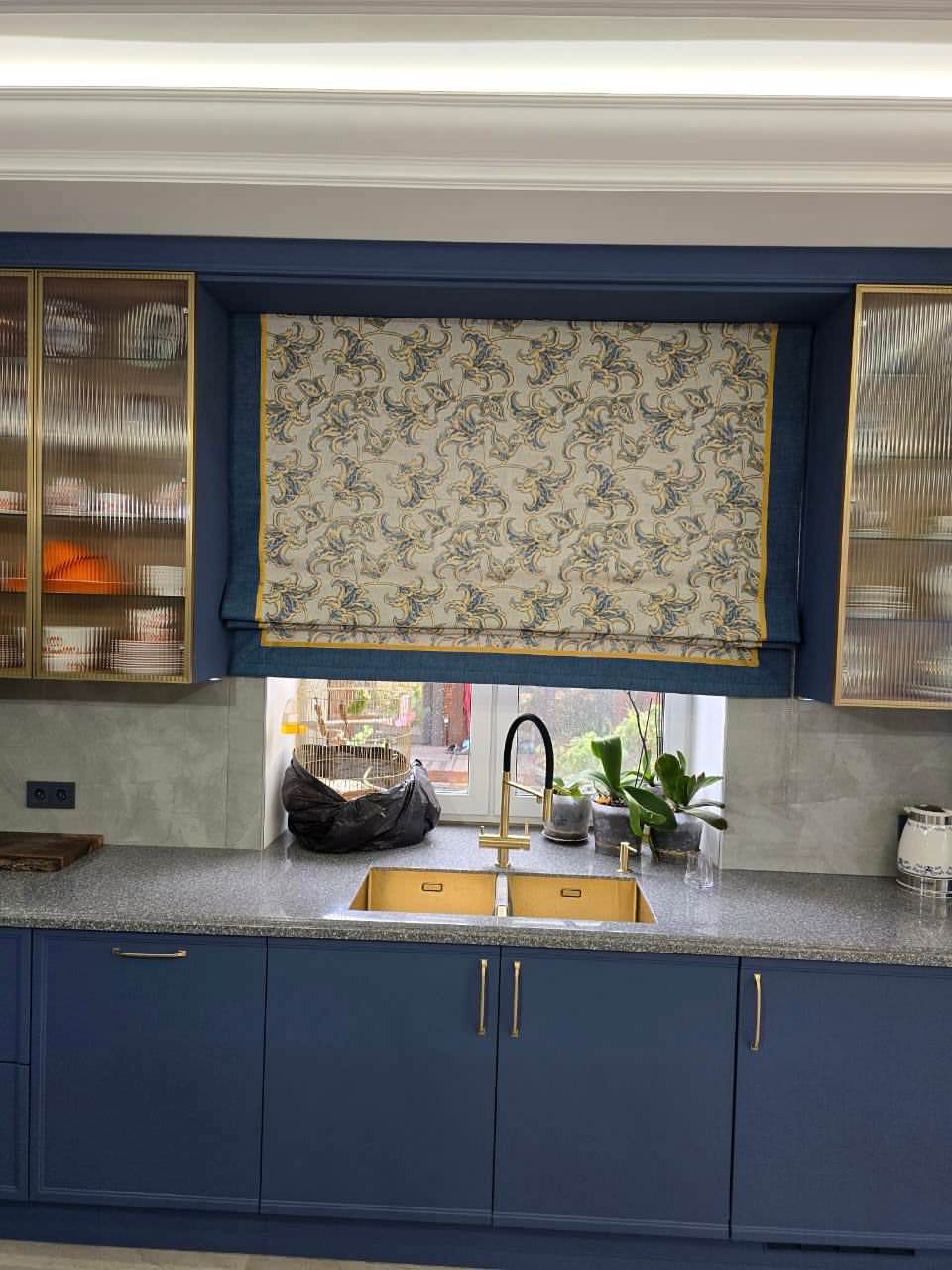 Обложка проекта: Римская штора на кухню, в рамочке