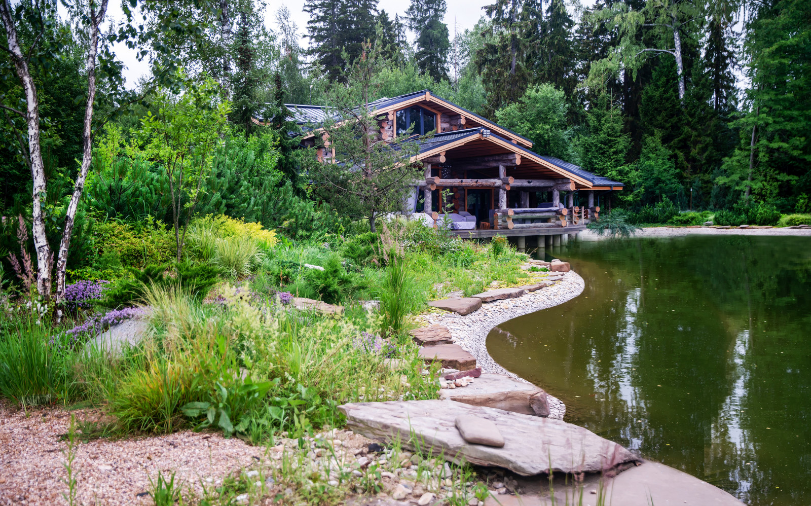 Лесное озеро