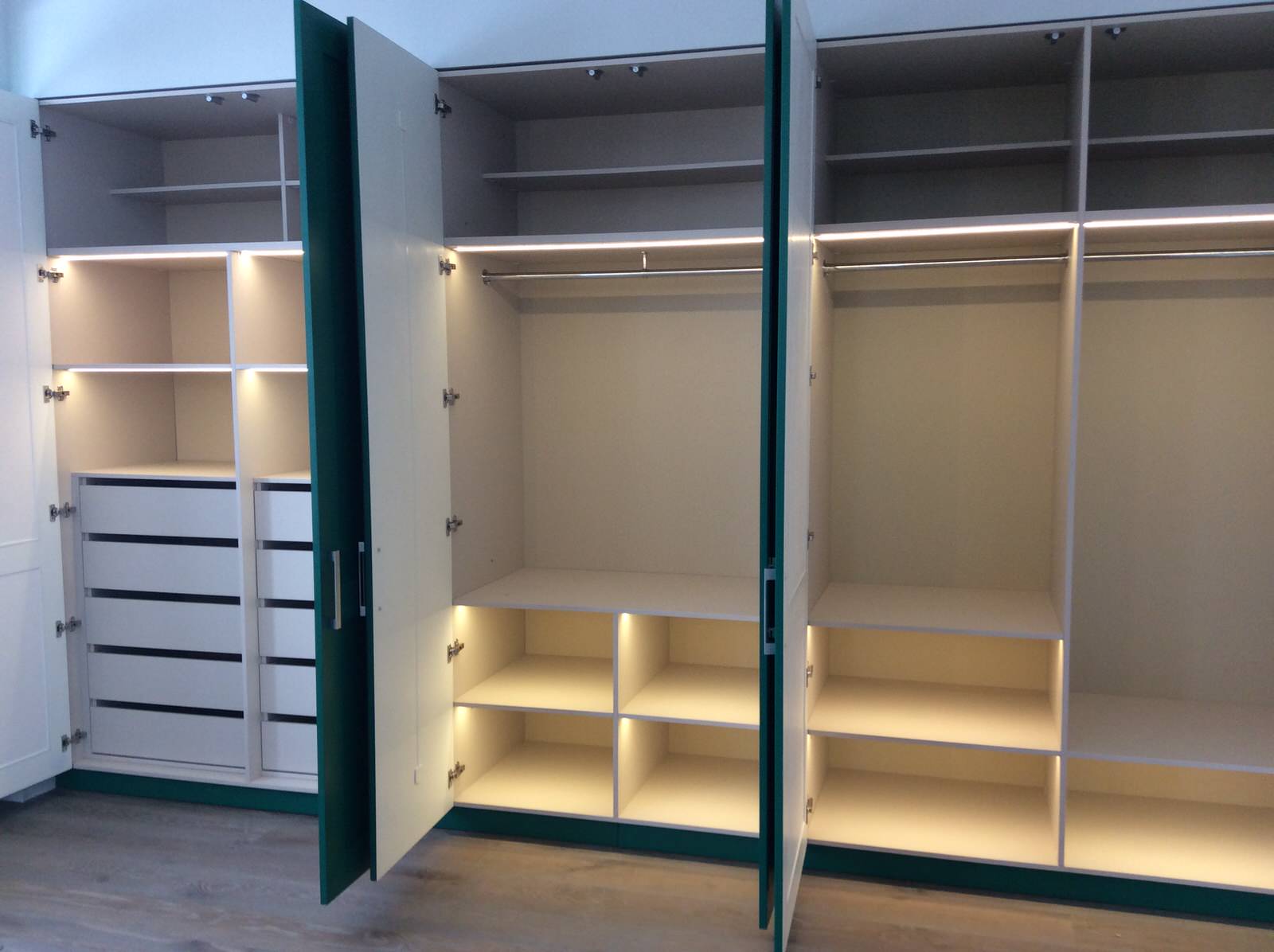 Мебель для дома (коттеджный поселок Европа)